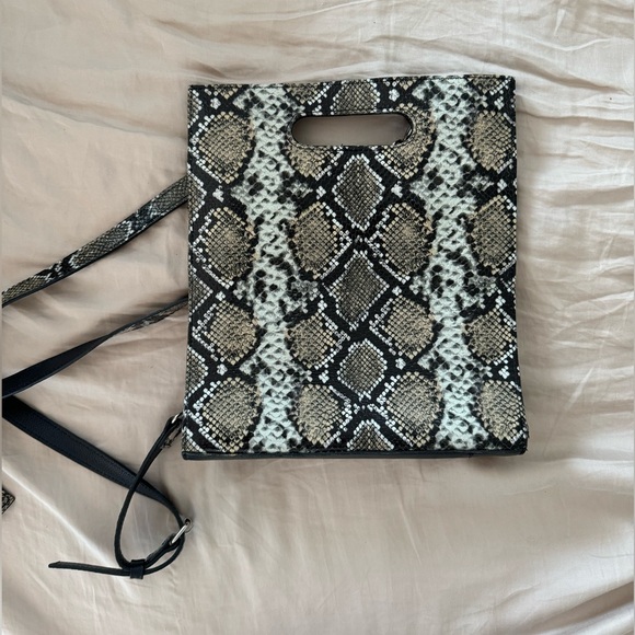 Leather bag - Picture 1 of 3